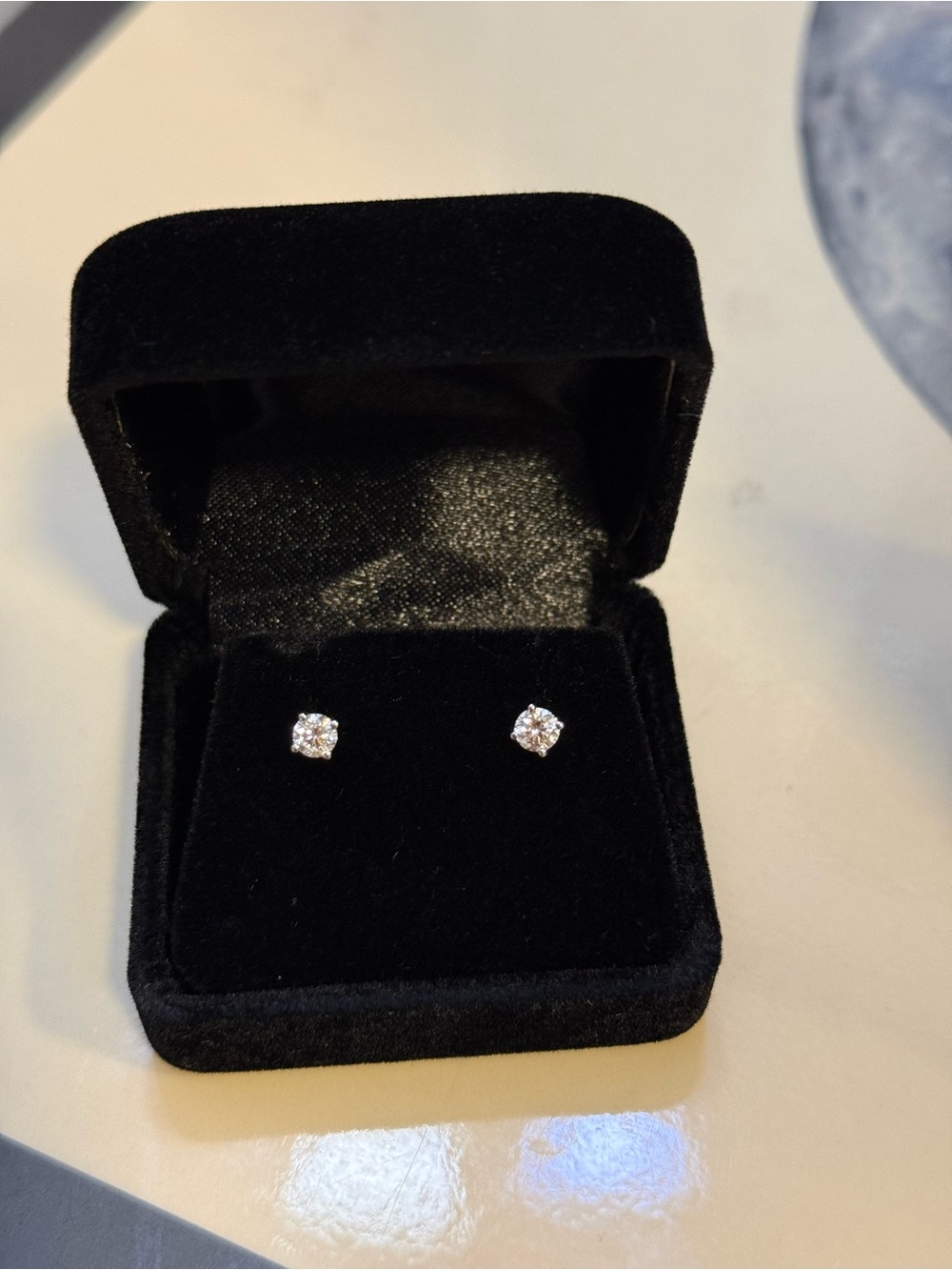 Brand New 0.50carat total weight F VVS โ 14K White Gold Screw-Back Studs